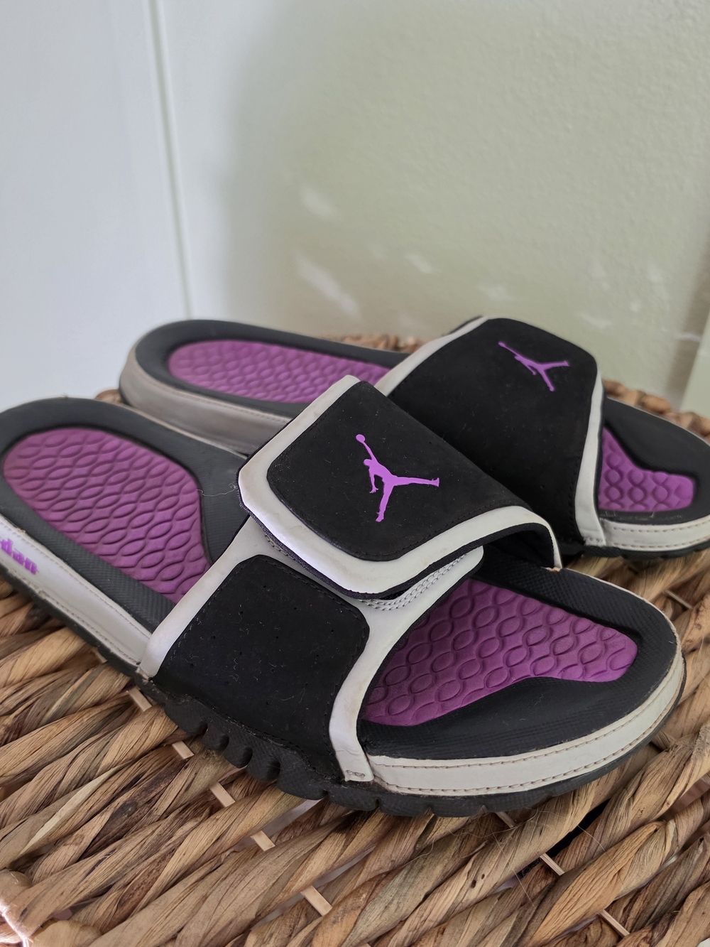 RETRO Jordan Hydro 2 Women's Size 9 Black & Laser Purple Slides